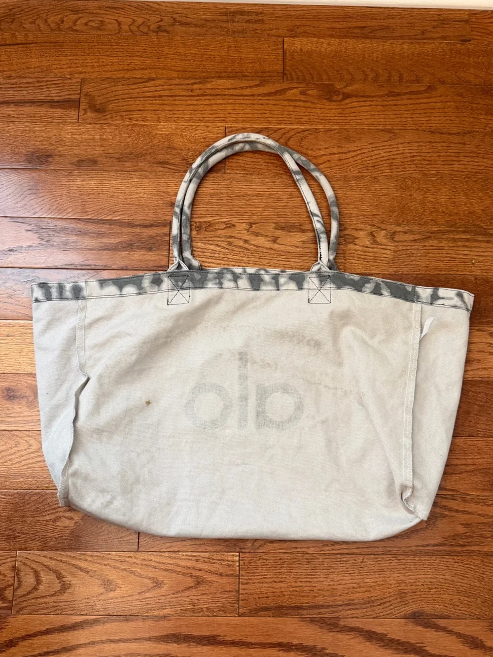 ALO Yoga Peace On Earth Gray Tie-Dye Tote Bag